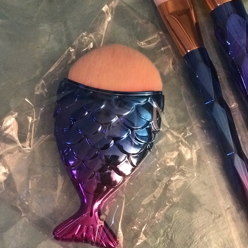 🆕3 Mermaid ombré color makeup brushes - Picture 3 of 5